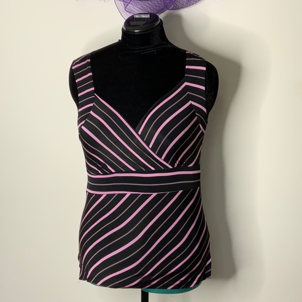 Black and pink top